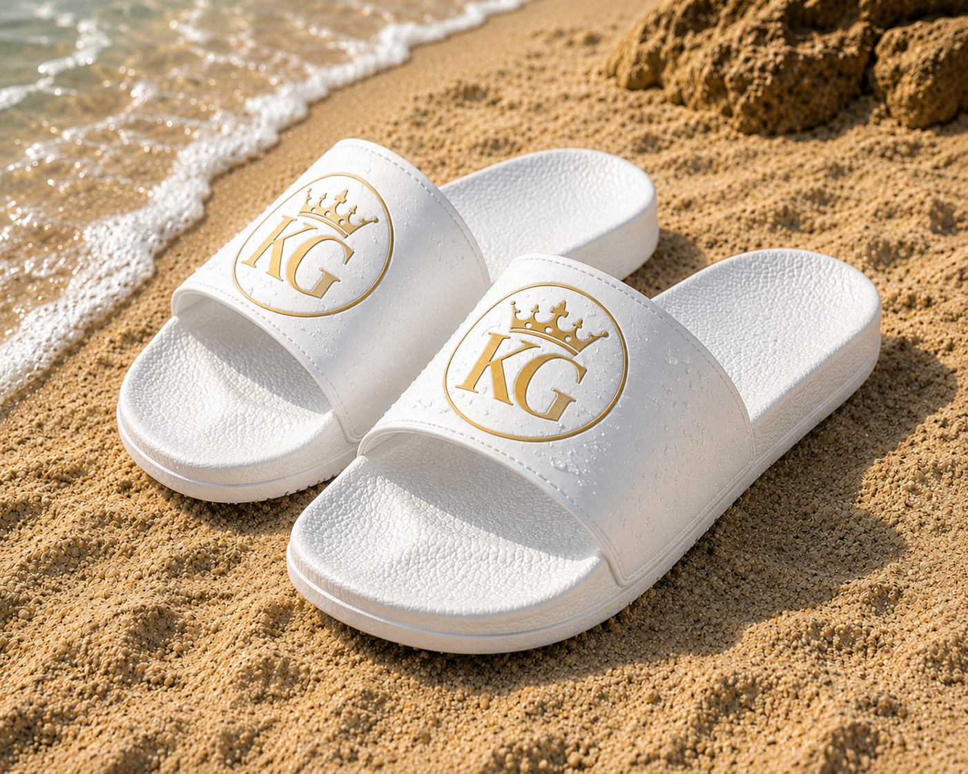 KG Luxury Slides – Schwarz/Gold &amp; Weiß/Gold